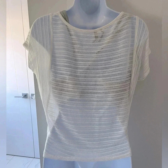GUESS Los Angelos/ White sheer knit tee-shirt/ Short sleeve/ Size US  XS - Picture 2 of 9